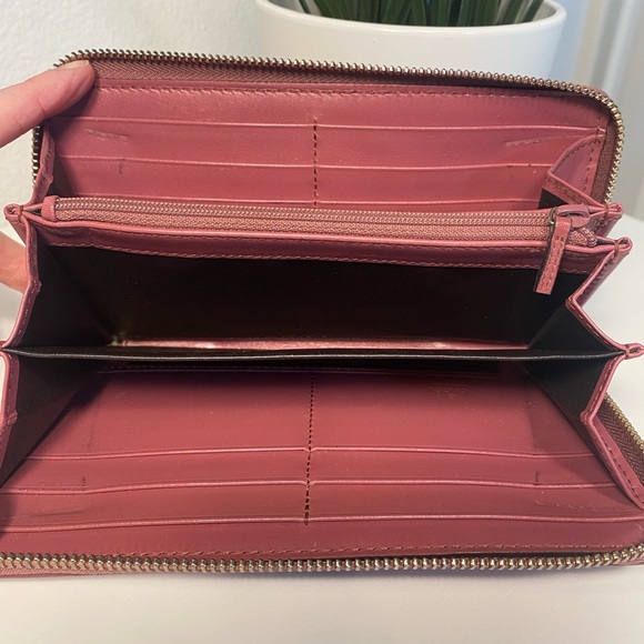 EUC GUCCI Imprimé Zip Wallet With GG Icon Charm Zipper Pull - Picture 6 of 10